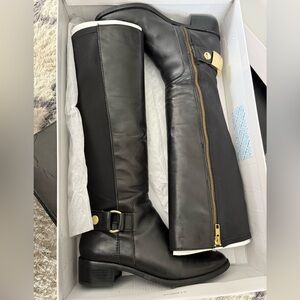 Steve Madden Logo Design in Black and White